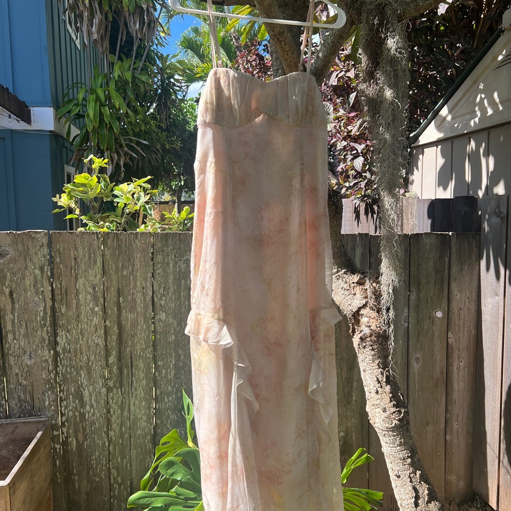 Elegant Cream Ruffled Dress - Picture 4 of 12